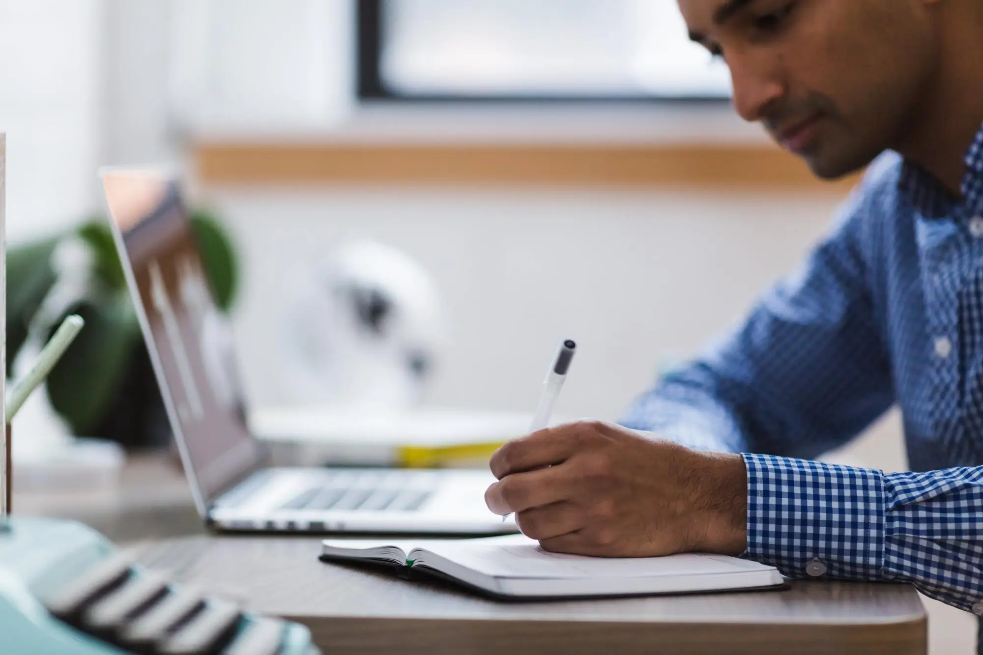 Managing Bookings and Reservations: Best Practices for Hosts in Sarasota, FL